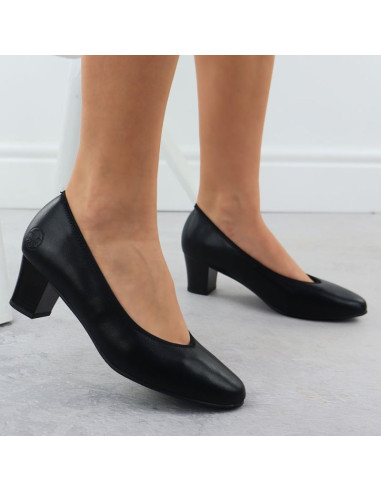 Skórzane czółenka damskie na niskim słupku czarne rieker  44650