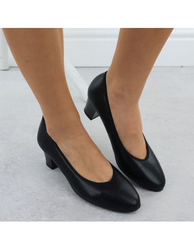 Skórzane czółenka damskie na niskim słupku czarne rieker  44650