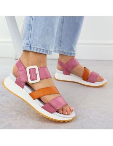 Skórzane sandały damskie na podwyższeniu różowe rieker  w2950-31