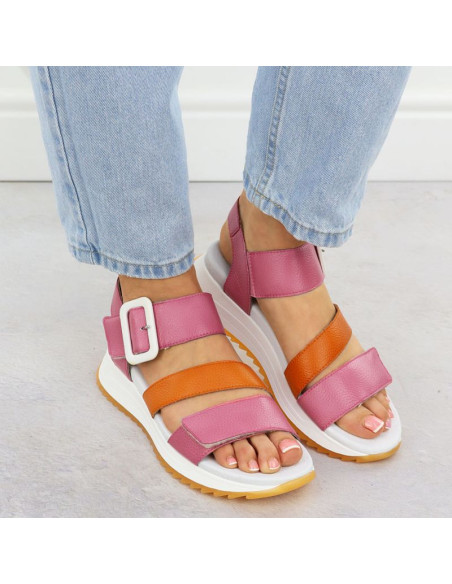 Skórzane sandały damskie na podwyższeniu różowe rieker  w2950-31