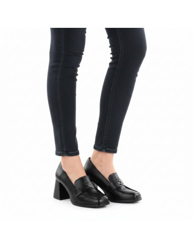 Półbuty damskie mokasyny na obcasie czarne potocki sz12783