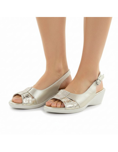 Sandały damskie na koturnie złote evento 7028