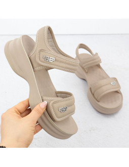 Sandały damskie na grubej podeszwie z rzepami beżowe potocki 105300 2