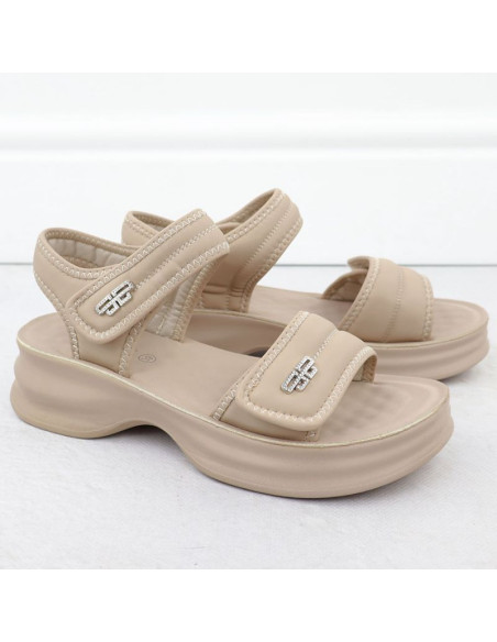 Sandały damskie na grubej podeszwie z rzepami beżowe potocki 105300