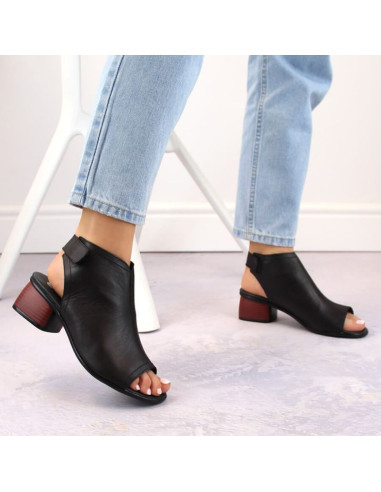 Skórzane komfortowe sandały remonte w