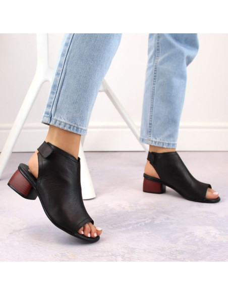 Skórzane komfortowe sandały remonte w