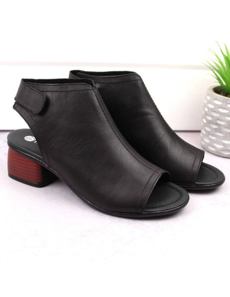 Skórzane komfortowe sandały remonte w