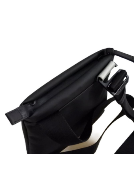 Torba na ramię listonoszka calvin klein crossbody bag czarna - zm0zm02869 8ax