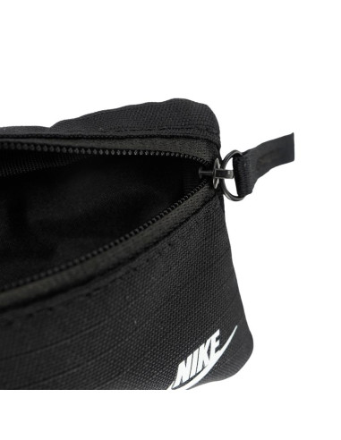 Portfel nike club pouch wallet czarny n1013421091