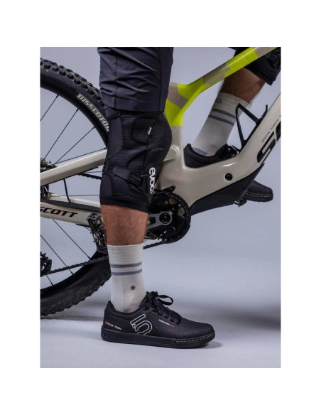 Ochraniacze na kolana evoc knee prot ls flex enduro black