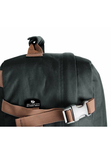 Plecak turystyczny cabinzero classic 2w1 36l ciemno zielony - cz171801