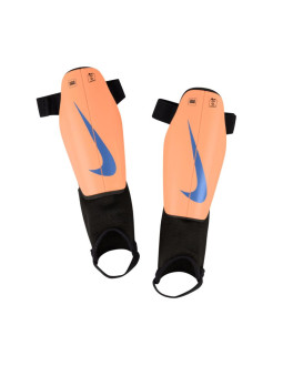 Ochraniacze piłkarskie dla dzieci nike charge pomarańczowe dx4610 852