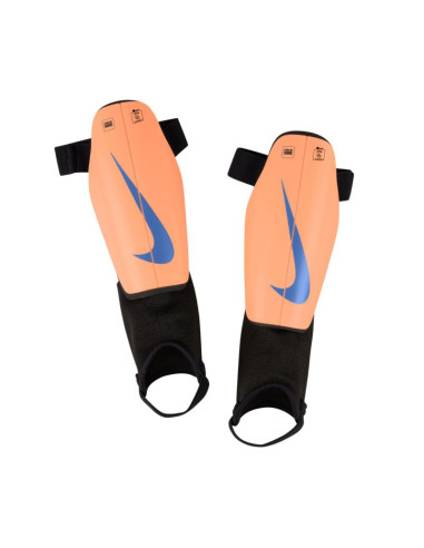 Ochraniacze piłkarskie dla dzieci nike charge pomarańczowe dx4610 852
