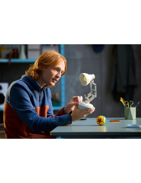 Lego ideas 21357 disney pixar luxo jr.