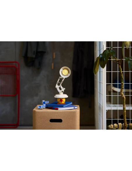 Lego ideas 21357 disney pixar luxo jr.